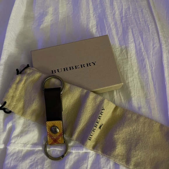 AUTHENTIC BURBERRY KEYCHAIN - Picture 7 of 8
